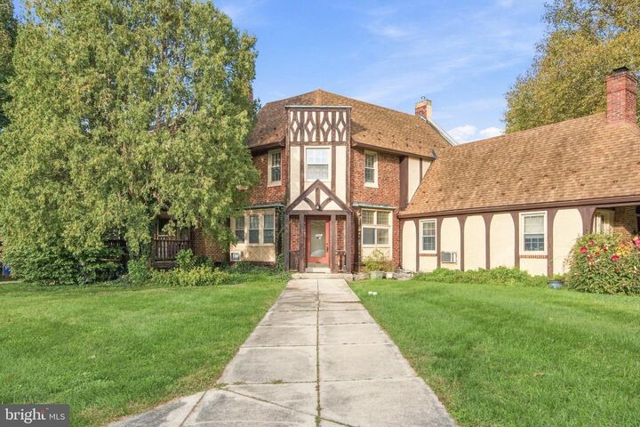 Property Photo:  2601 Hollywood Court  PA 19606 