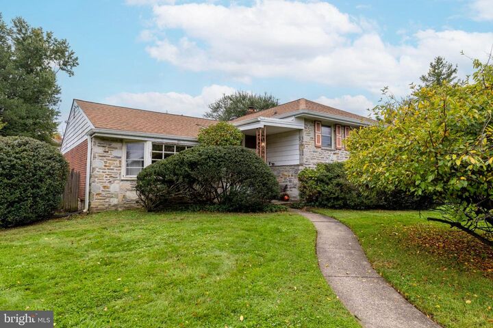 Property Photo:  2004 Lodges Lane  PA 19075 
