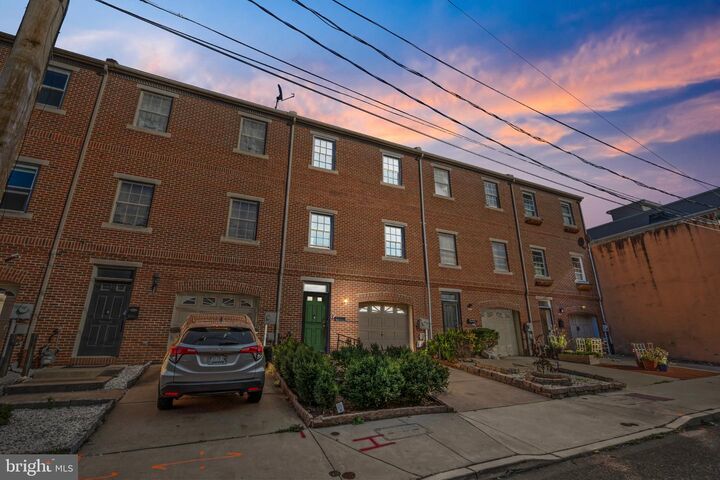 Property Photo: 913 N Hancock Street PA 19123