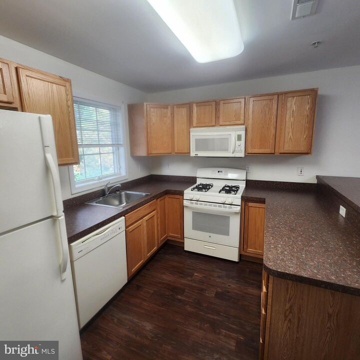 Property Photo:  1520 Postal Road 202  MD 21619 
