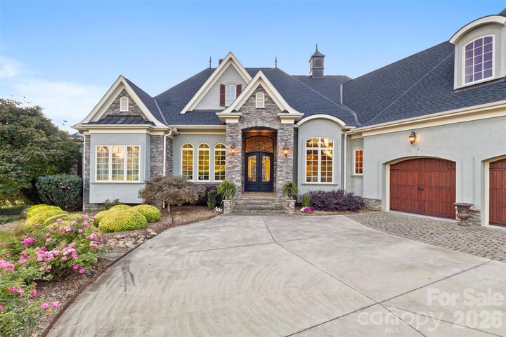 Property Photo: 973 Pinnacle Drive NC 28080