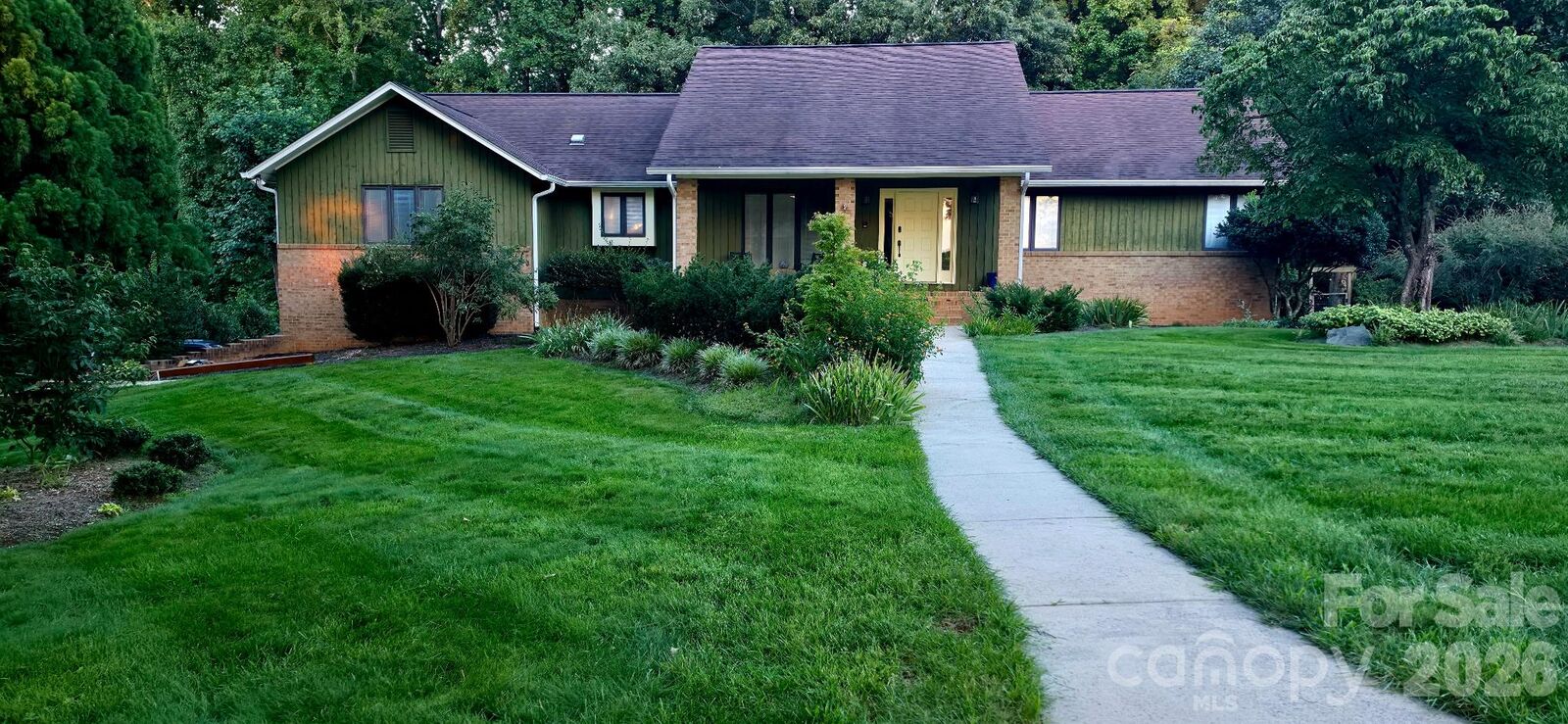 Property Photo:  146 Renaissance Place  NC 28625 