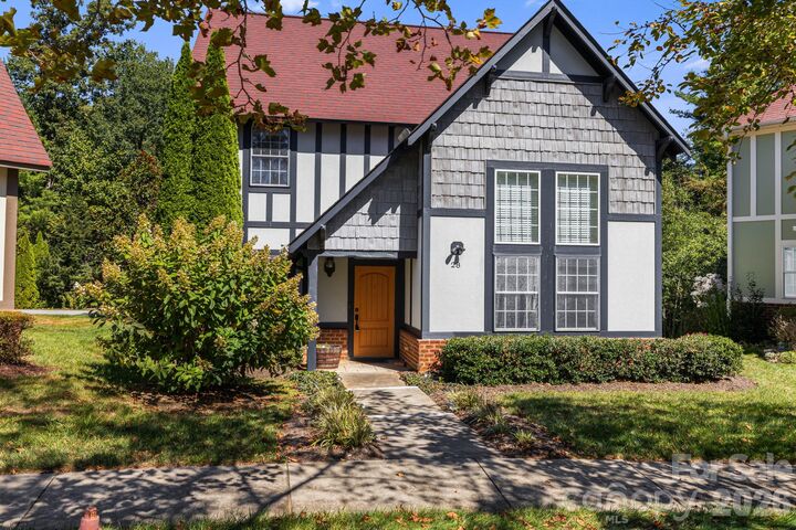 Property Photo: 28 Trafalgar Circle NC 28805
