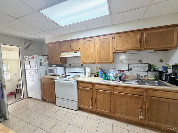 Property Photo: 5110 Rolston Avenue OH 45212