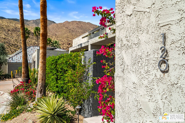 Property Photo:  120 E Perlita Cir  CA 92264 