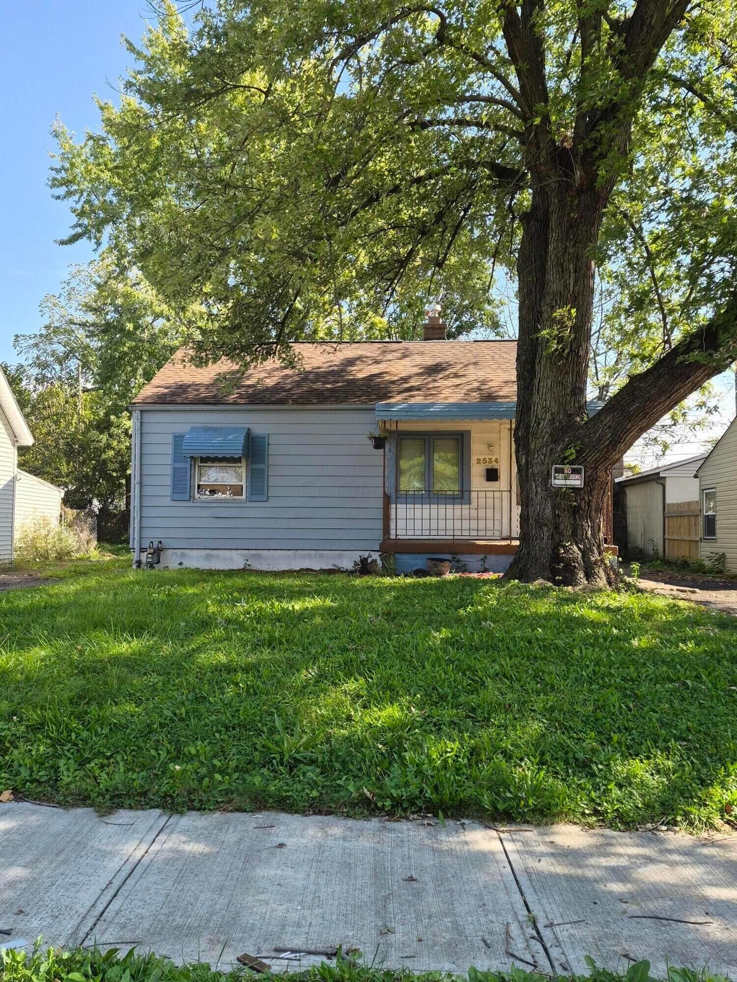 Property Photo: 2534 Azelda Street OH 43211