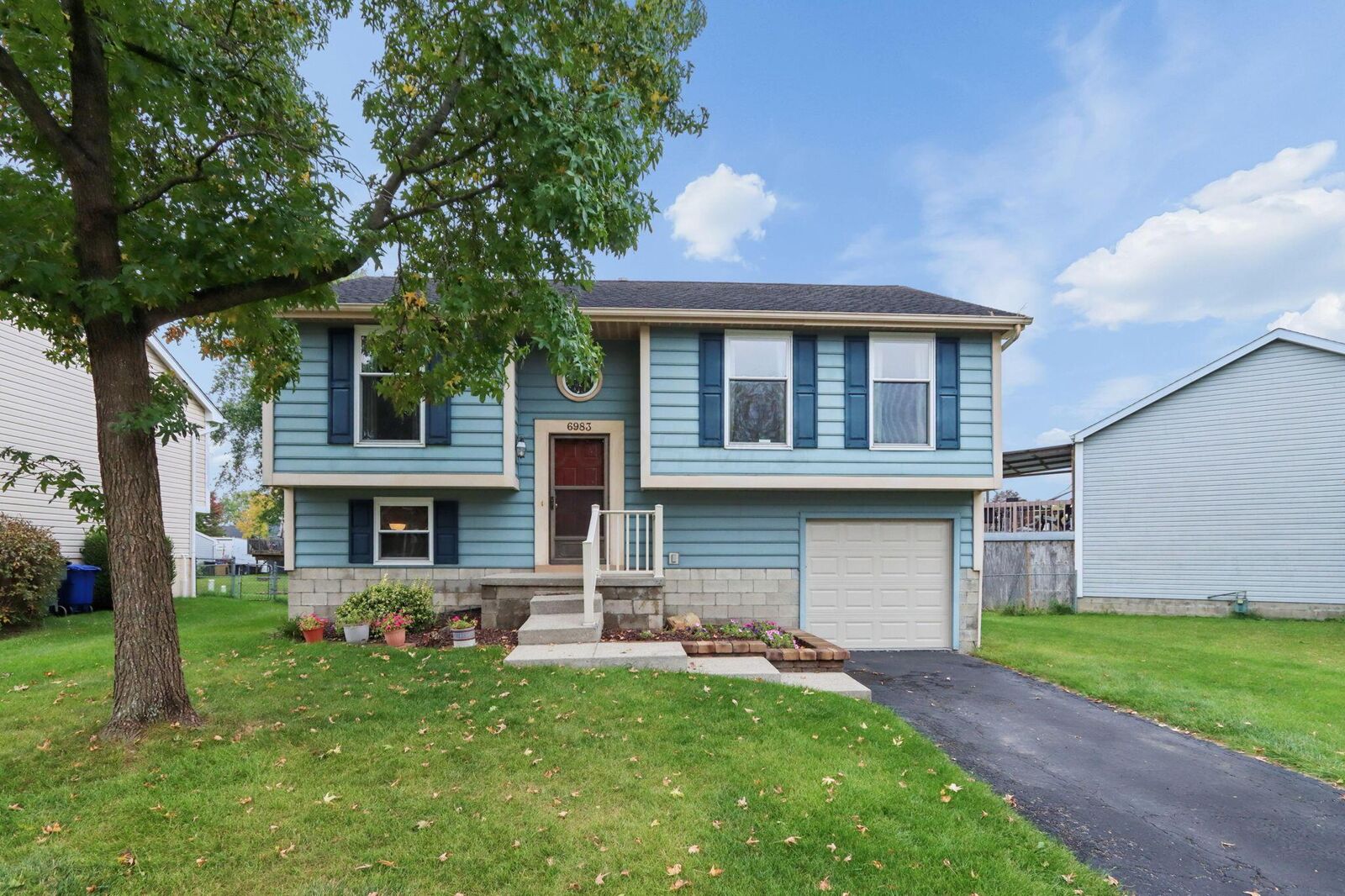 Property Photo:  6983 Endsleigh Drive  OH 43068 