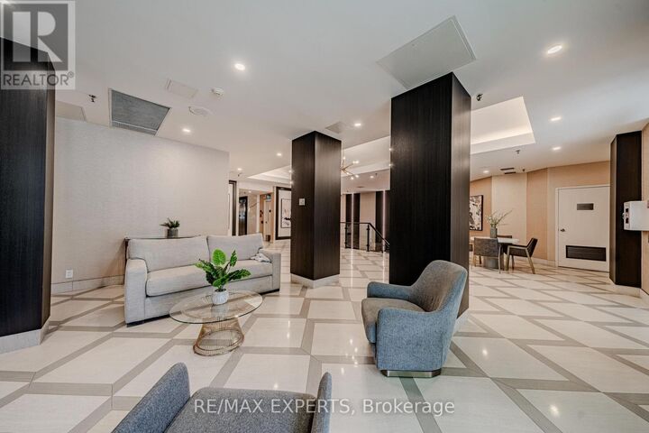 Property Photo:  215 Wynford Drive 802  ON M3C 3P5 