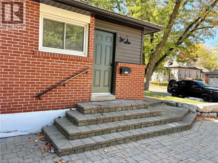 Property Photo: 292 Woodward Avenue Lower ON L9T 1V2