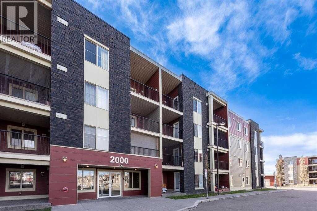 Property Photo:  15 Saddlestone Way Northeast  AB T3J 0S3 