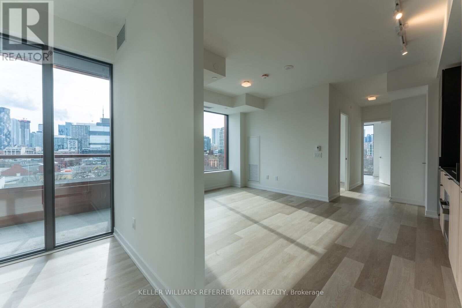 Property Photo:  28 Eastern Avenue 822  ON M5A 0Y2 