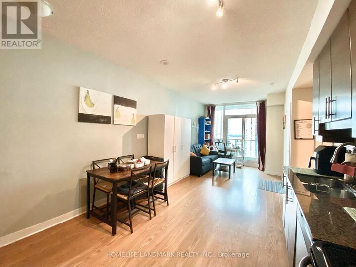 Property Photo:  33 Bay Street 1911  ON M5J 2Z3 
