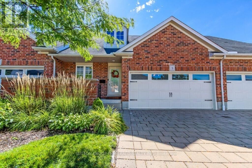 Property Photo: 464 Commissioners Road West 3 ON N0J 0A2