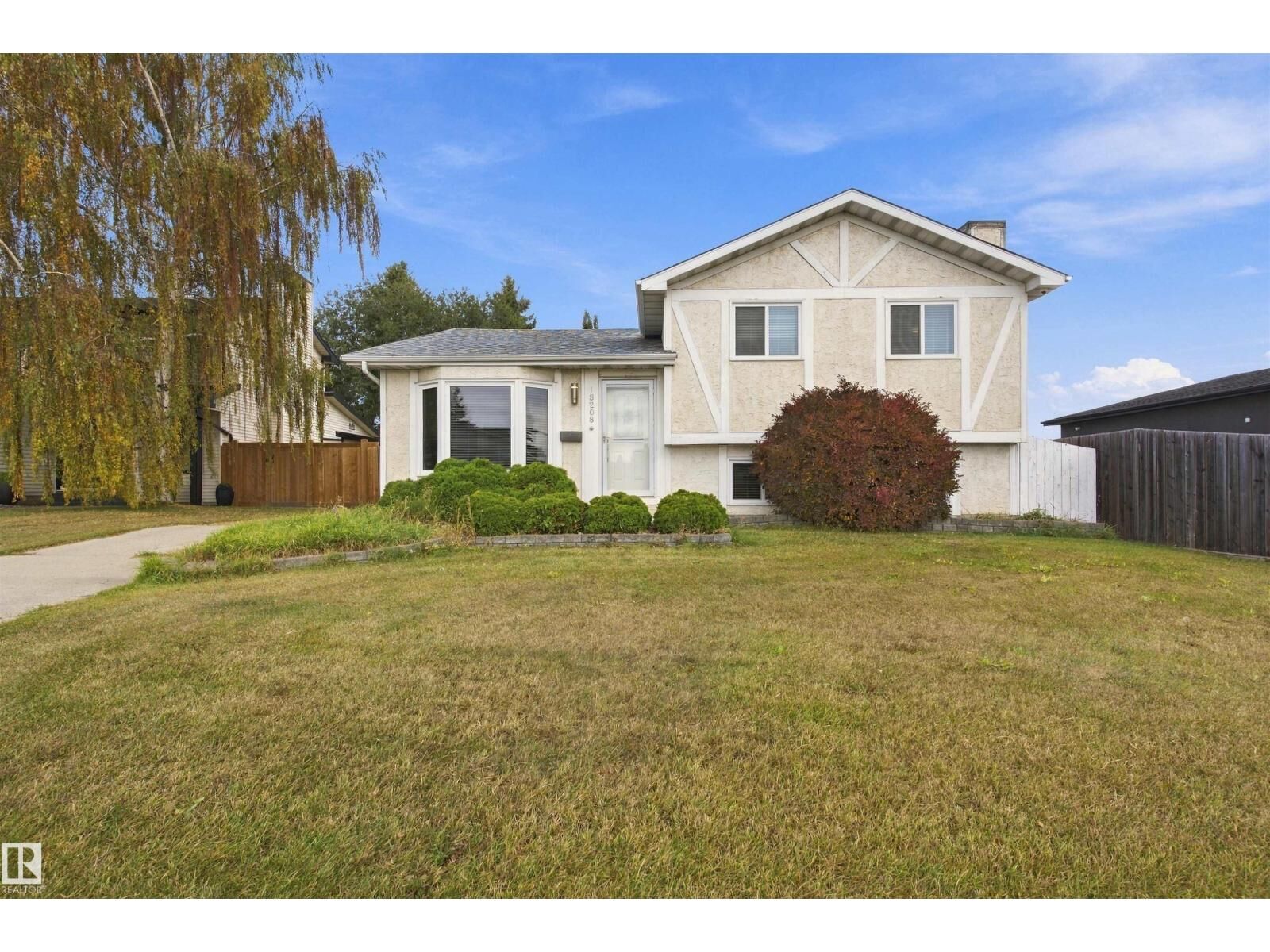 Property Photo:  18208 99 Av NW  AB T5T 3J2 