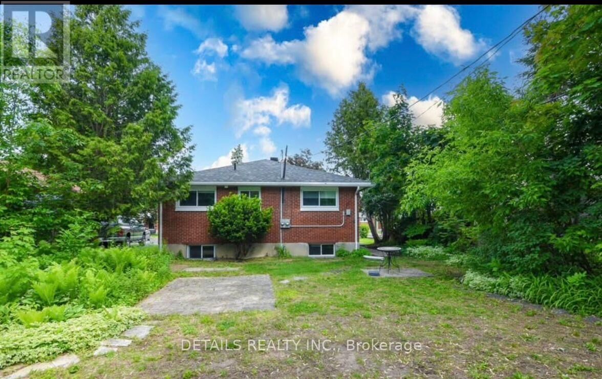 Property Photo:  2364 Cheshire Road B  ON K2C 1G3 
