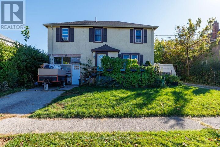 Property Photo:  428 Wallace Avenue North  ON L3B 1R2 