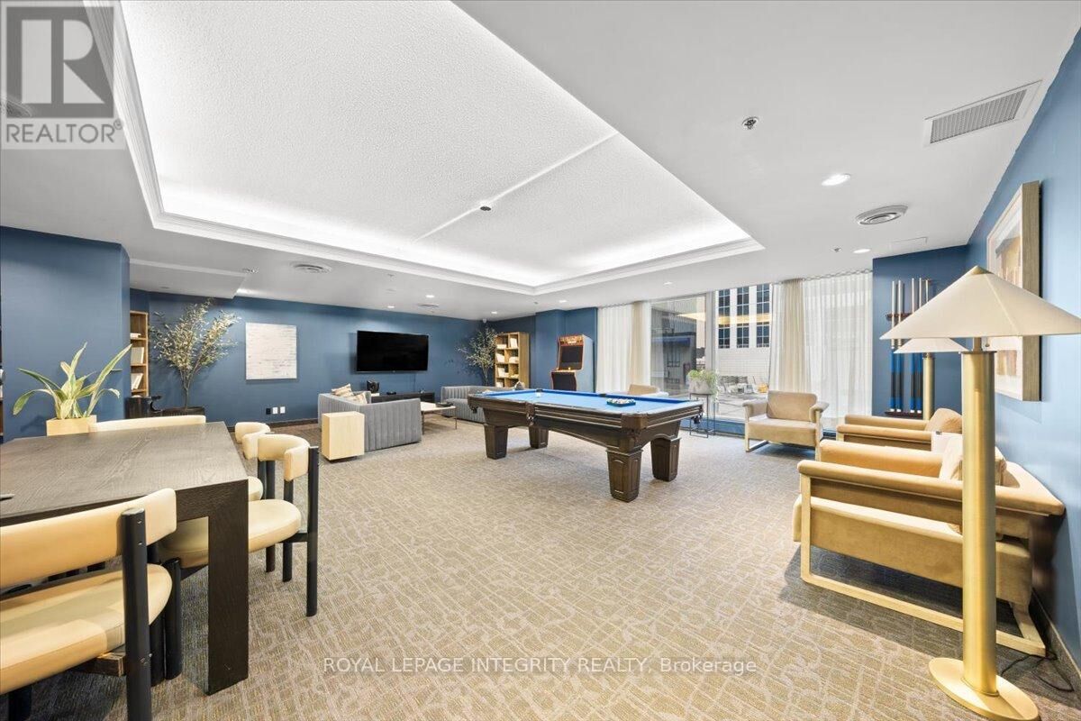 Property Photo:  161 Laurier Avenue West 709  ON K1P 5J2 