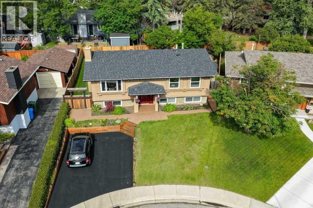Property Photo:  623 Cantrell Place Southwest  AB T2W 2E5 