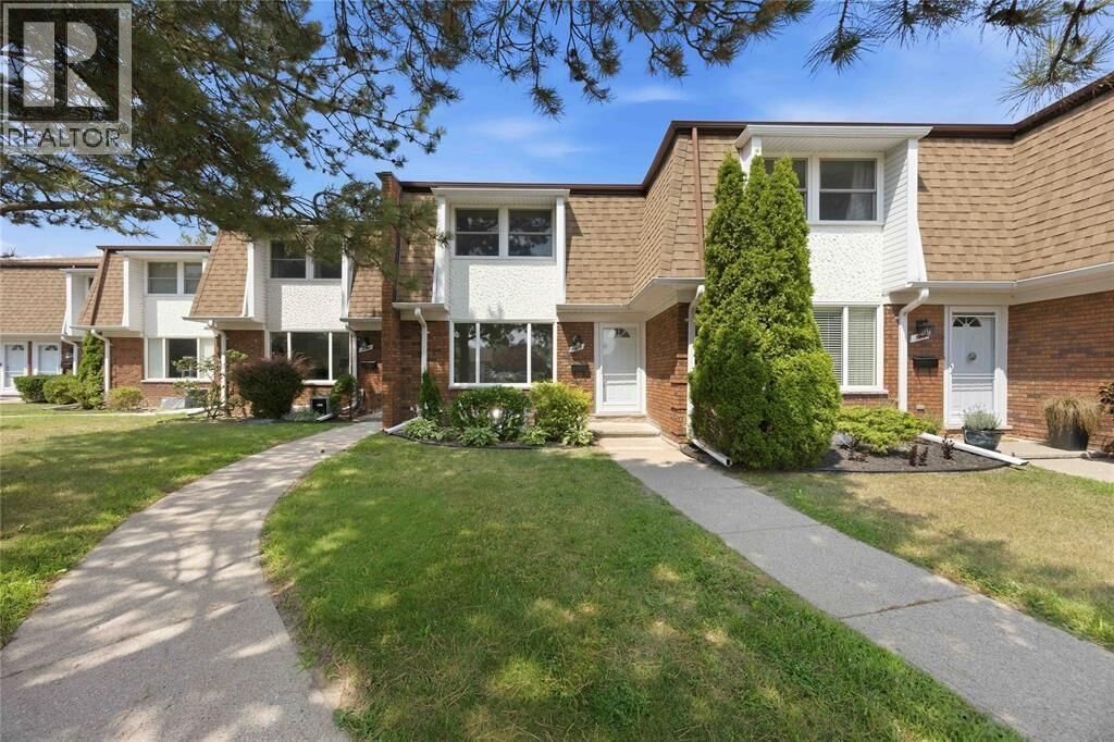 Property Photo: 1023 Salisbury Street 8 ON N7S 4N8