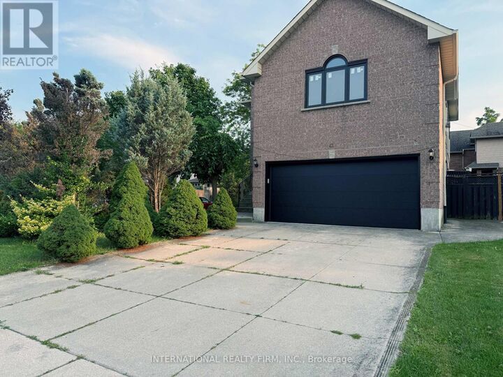Property Photo: 43 Falconridge Drive ON L9B 2P3