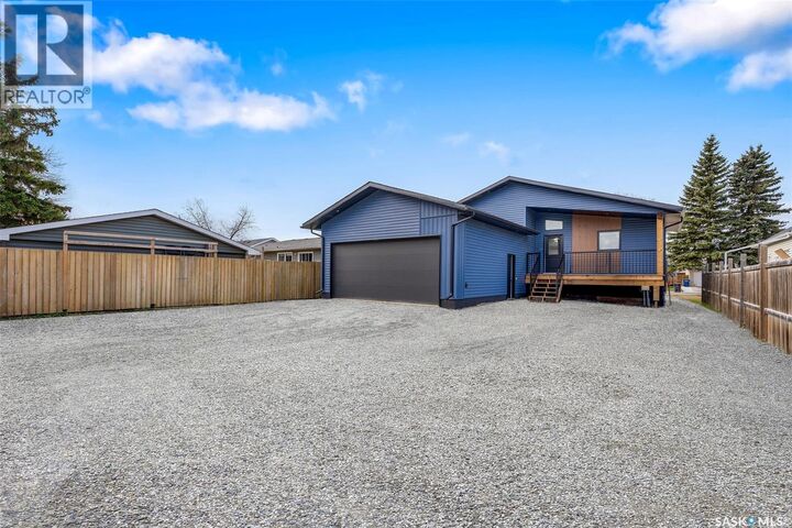 Property Photo:  624 11th Street  SK S0K 2A0 