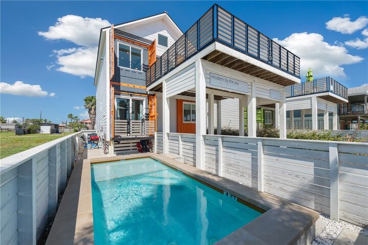 Property Photo: 1430 S Eleventh Street TX 78373