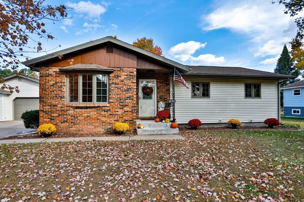 Property Photo: 1433 N 16th Avenue WI 54401