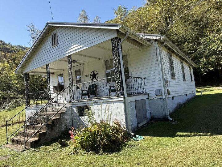 Property Photo:  353 Caney Hwy  KY 41501 