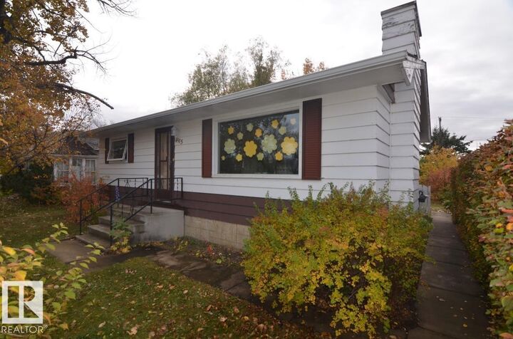 Property Photo:  4915 53 Avenue  AB T0B 4J0 