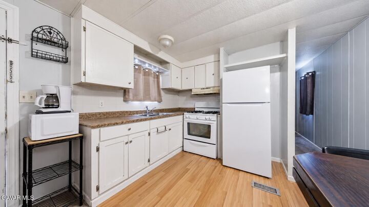 Property Photo: 2016 Windharp Drive 45 CA 93560