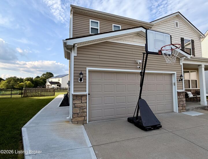 Property Photo:  11717 Trottingham Cir  KY 40299 
