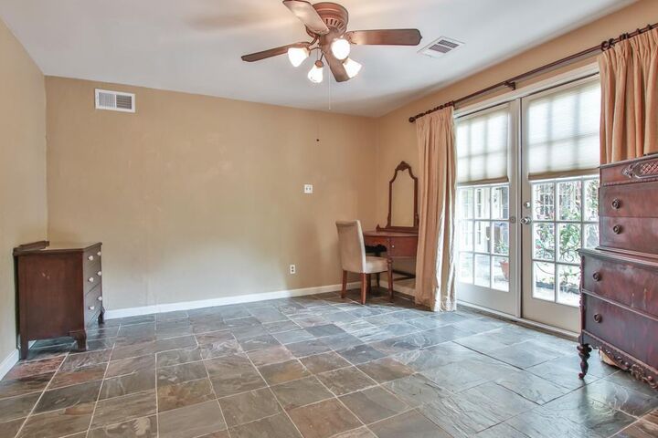 Property Photo:  5402 Imogene Street  TX 77096 
