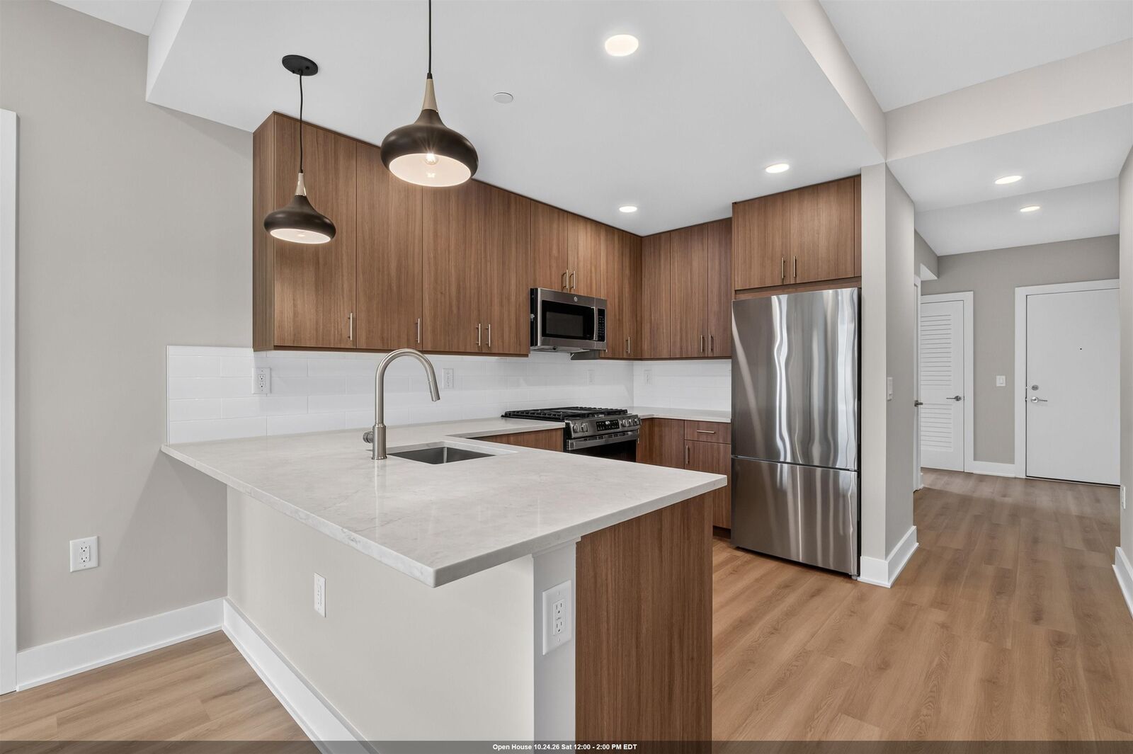 Property Photo: 72 Vroom St 606 NJ 07306