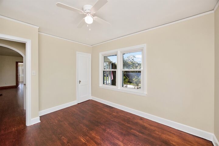 Property Photo: 6605 Roseland Drive IA 50322
