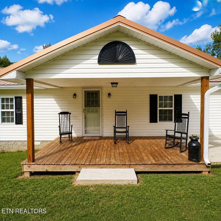 Property Photo:  101 Daymon Circle  TN 38572 