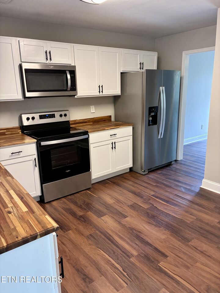 Property Photo: 2911 Beaverwood Drive TN 37918