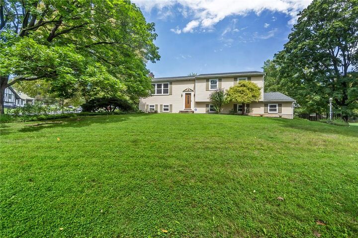 Property Photo:  2805 Chain Dam Road  PA 18045 