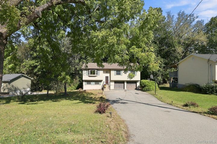 Property Photo:  10 Van Wagner Road  NY 12528 