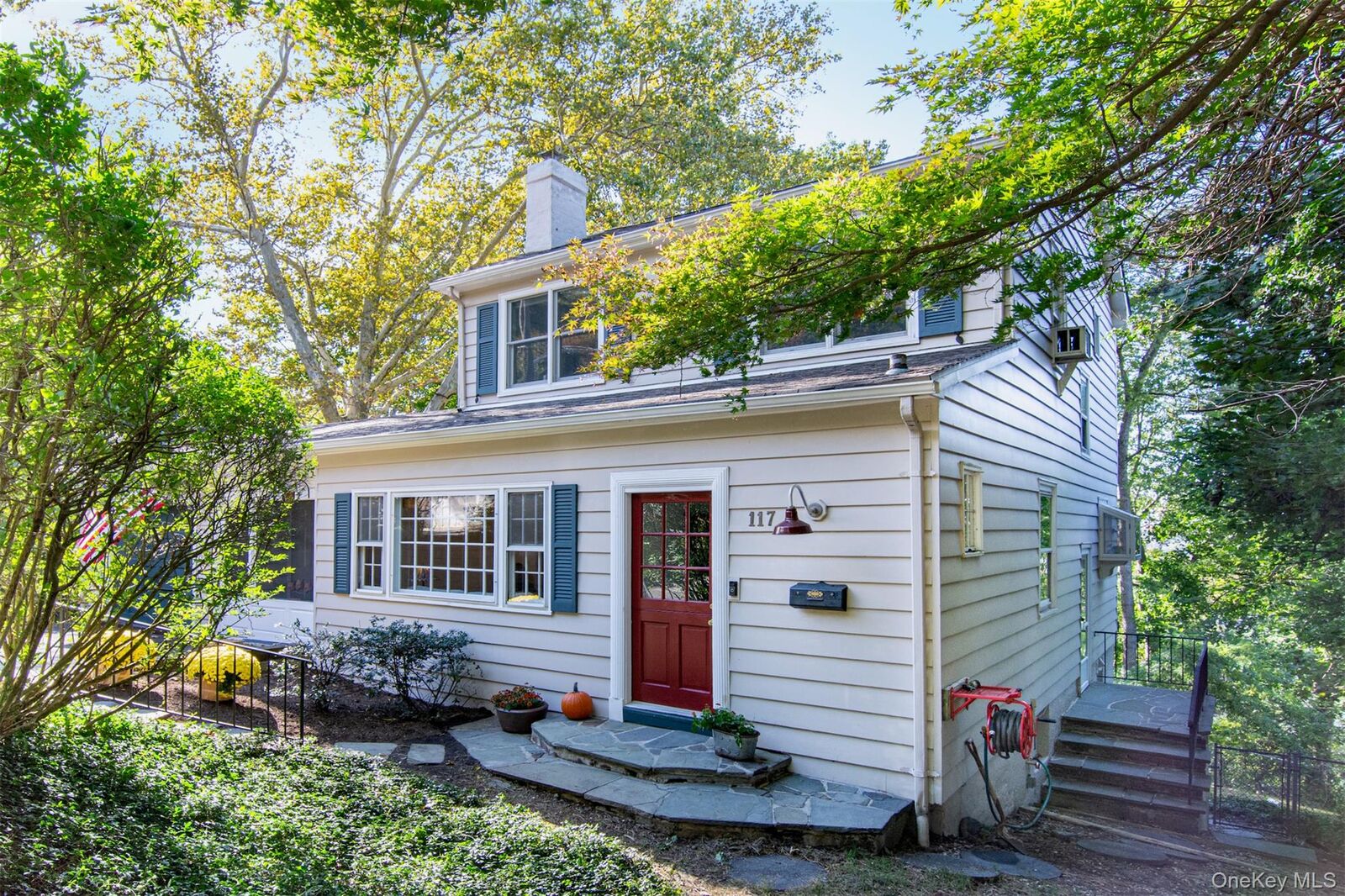 Property Photo:  117 Southlawn Avenue  NY 10522 