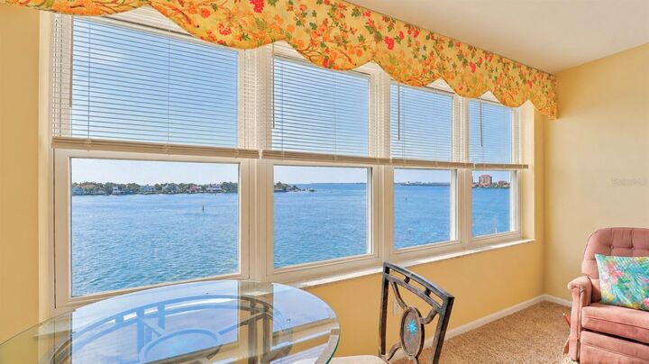 Property Photo:  5200 Brittany Drive S 606  FL 33715 