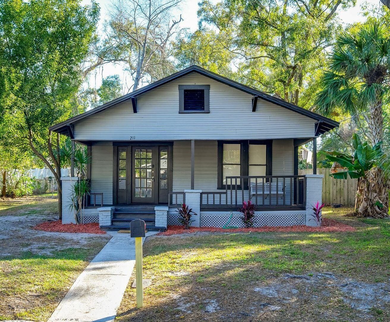 Property Photo: 211 E Cluster Avenue FL 33604
