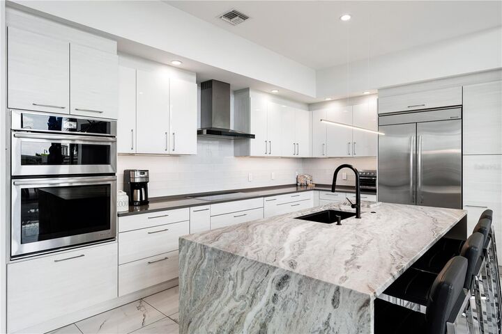 Property Photo: 1155 N Gulfstream Avenue 208 FL 34236
