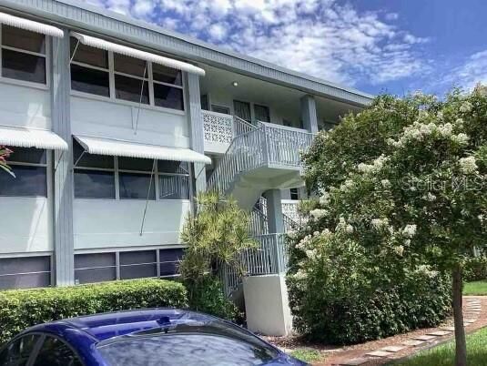 Property Photo:  445 32nd Avenue N W104  FL 33704 