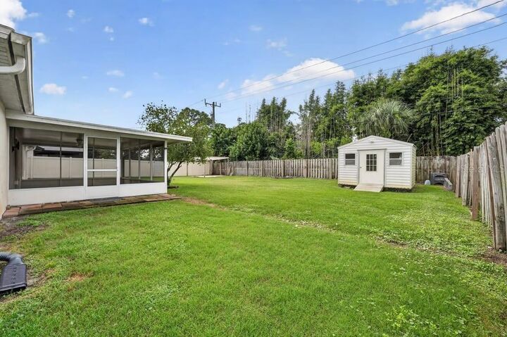 Property Photo: 2316 Willow Oak Drive FL 32141