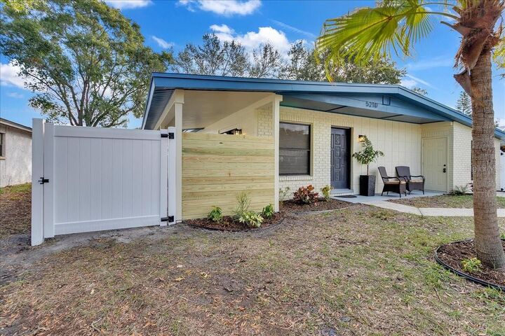 Property Photo: 5210 S Zion Street FL 33611