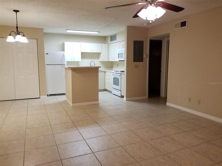 Property Photo: 420 Forestway Circle 207 FL 32701