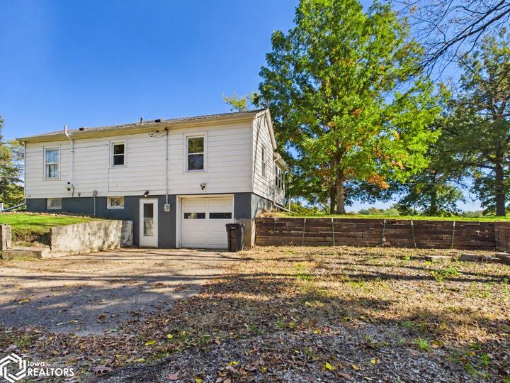 Property Photo:  430 E Park Avenue  IA 52501 