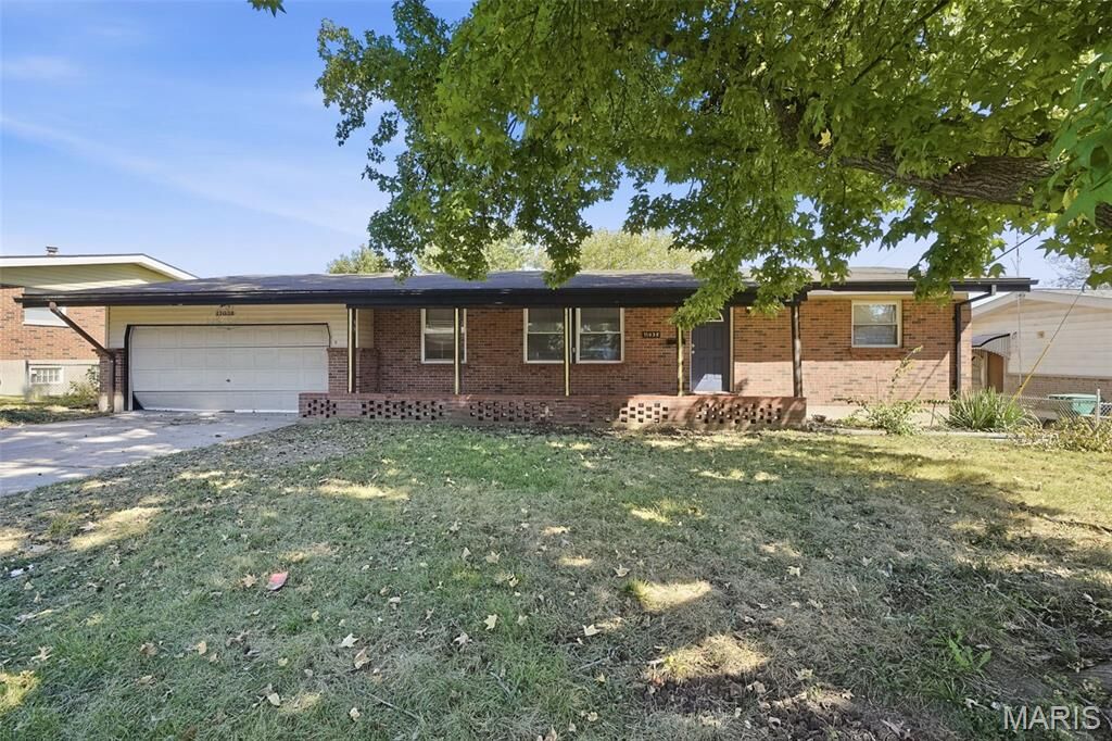 Property Photo: 11038 Saginaw Drive MO 63136