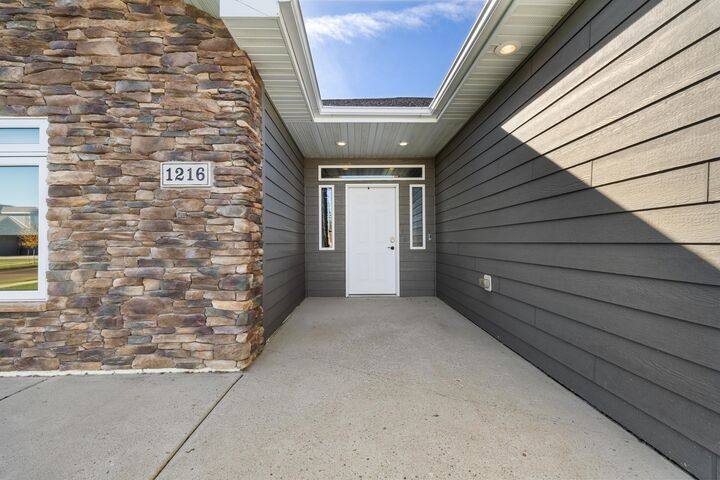 Property Photo:  1216 Hiawatha St. SE  ND 58701 