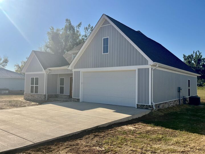 Property Photo:  120 Maple St  TN 38372 
